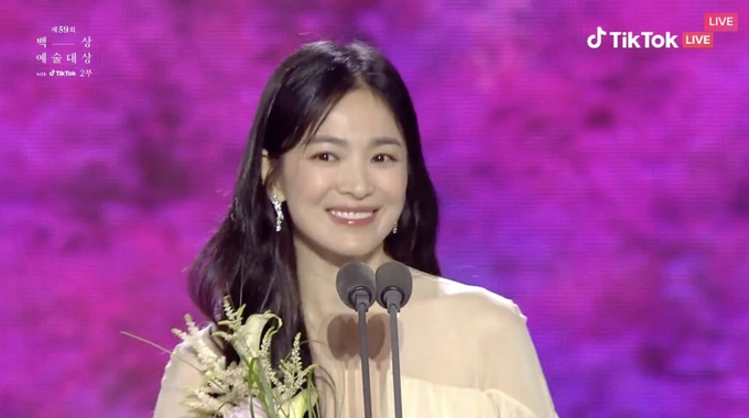 Song Hye Kyo và 3 lần xuất hiện tại Baeksang: Nhan sắc lẫn sự nghiệp đều thăng hạng vùn vụt Ảnh 6