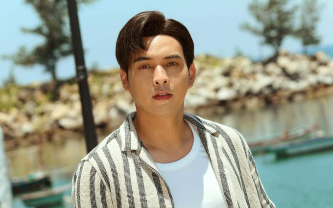 Nam ca sĩ từng bán bún bò nay trở thành ngôi sao Vbiz, sở hữu biệt thự triệu đô Ảnh 2