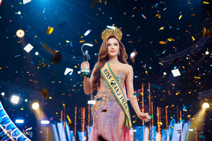  Cũng là 'B2B' nhưng mà Miss Grand Thailand 2023 'trông lạ lắm' Ảnh 8