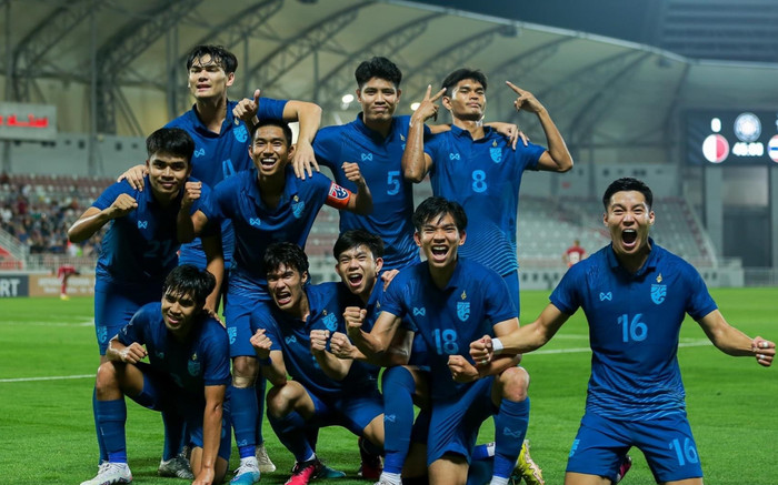 Thắng dễ Singapore, Thái Lan phô trương sức mạnh ứng viên vô địch Ảnh 2