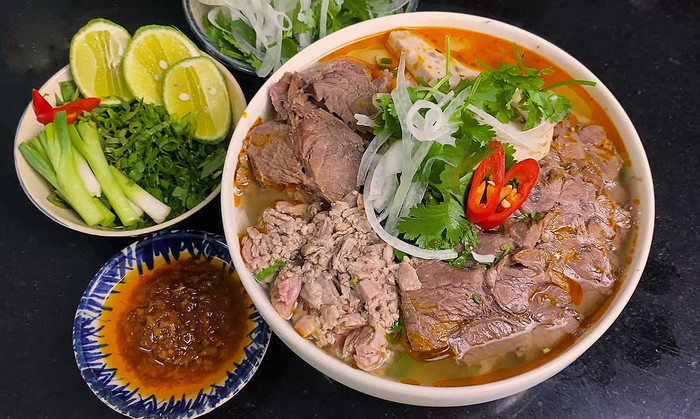  16 món đặc sản Huế nhất định không thể bỏ qua khi đến thăm đất Cố đô Ảnh 2