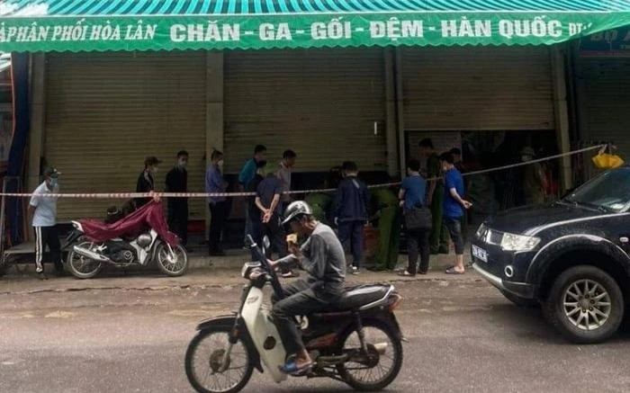 Đã xác định được nguyên nhân ban đầu vụ 2 vợ chồng ở Hòa Bình tử vong tại cửa hàng Ảnh 2