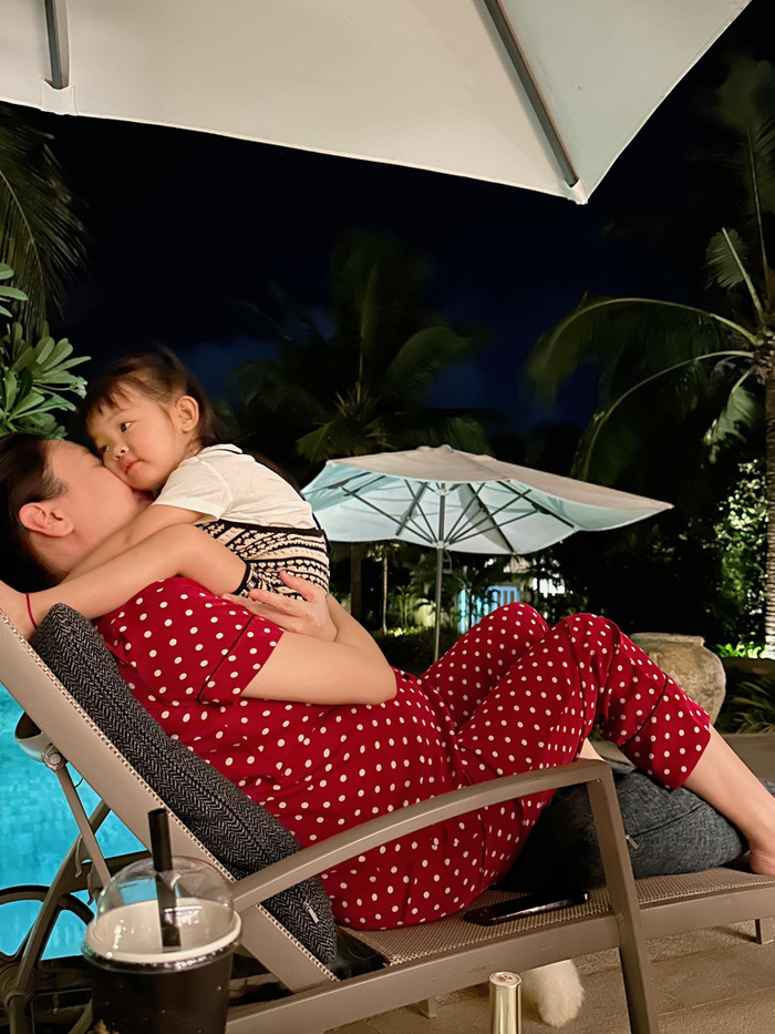 Bé Suchin - Con gái của cặp đôi Cường Đô La và Đàm Thu Trang là một trong những nhóc tỳ hot nhất nhì showbiz Việt.&nbsp;