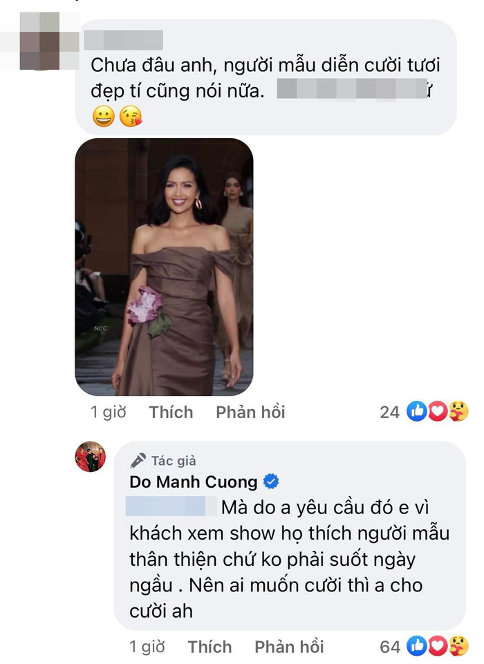 NTK Đỗ Mạnh Cường lên tiếng bảo vệ Ngọc Châu. Anh cho biết việc nàng hậu cười khi đang trình diễn là do được yêu cầu 