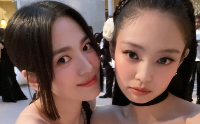 Song Hye Kyo, Jennie (BLACKPINK) là những sao nữ hay vướng tin đồn hẹn hò nhất Kbiz Ảnh 2