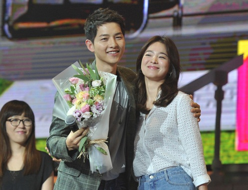  Song Hye Kyo, Jennie (BLACKPINK) là những sao nữ hay vướng tin đồn hẹn hò nhất Kbiz Ảnh 2