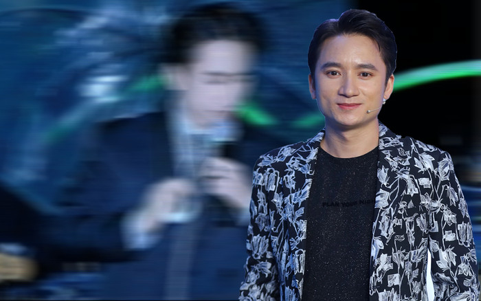 Phan Mạnh Quỳnh thu về cả triệu lượt xem chỉ vì sự cố với chiếc ô trên sân khấu Ảnh 2