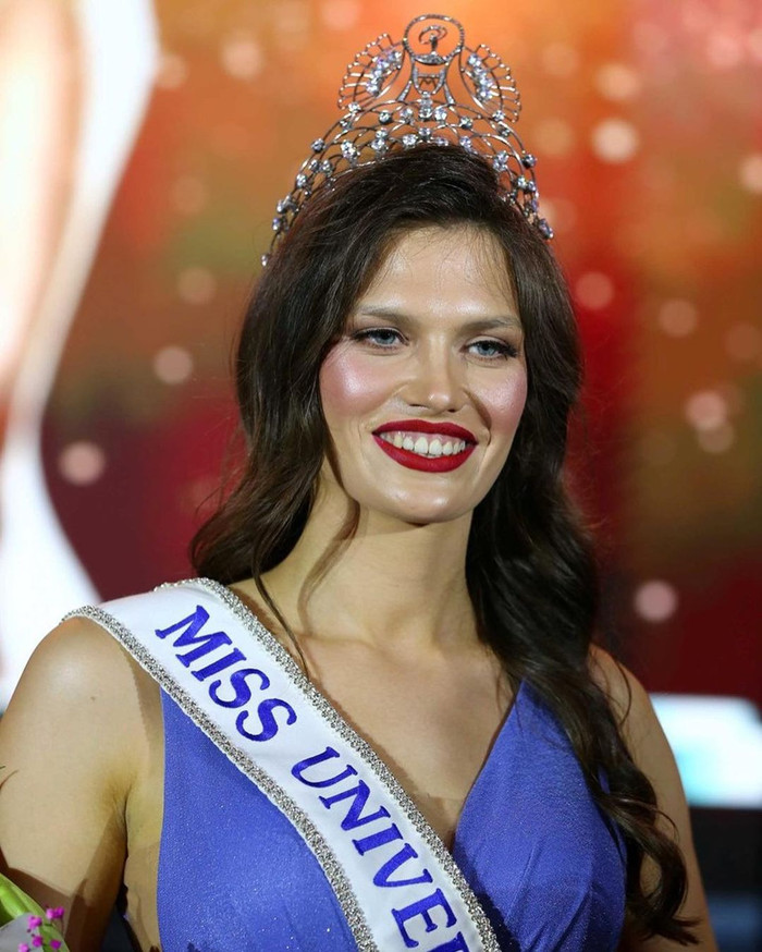 Thất vọng với ngoại hình Miss Universe Croatia 2023: Gương mặt vuông, thiếu nữ tính Ảnh 1