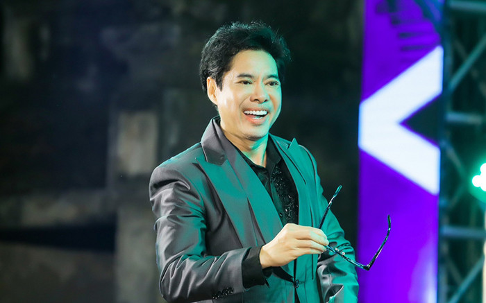 Danh ca Ngọc Sơn hát đến sáng phục vụ khán giả: 'Xứng danh ca sĩ quốc dân!' Ảnh 2
