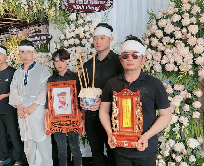  Bằng Kiều thông báo tin tang sự, nhiều nghệ sĩ Việt gửi lời chia buồn Ảnh 3