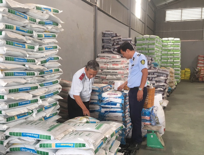  Một cơ sở kinh doanh phân bón bị phạt gần 175 triệu đồng vì lý do khó ngờ Ảnh 1