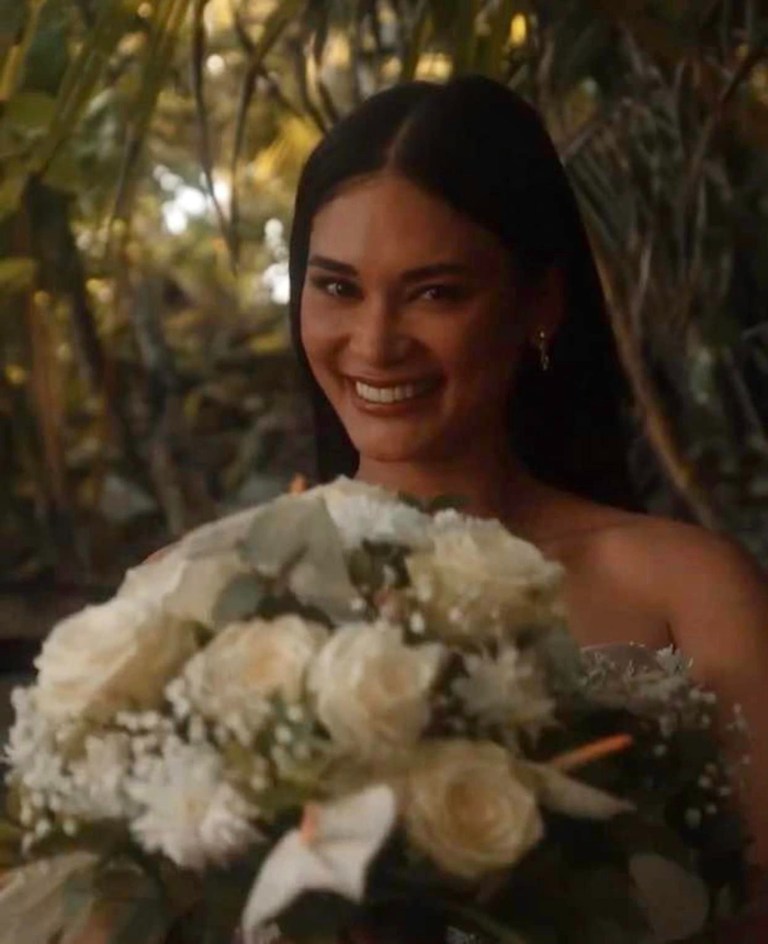 Netizen đã dành nhiều lời chúc cho cặp đôi 'trai tài gái sắc' với cái kết như truyện cổ tích. 