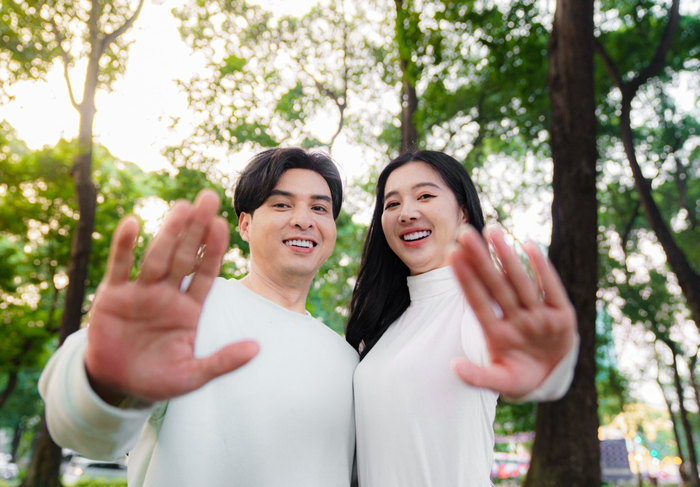 Bạn gái Hồ Quang Hiếu phản ứng ra sao khi bất ngờ bị hỏi chuyện riêng tư? Ảnh 2
