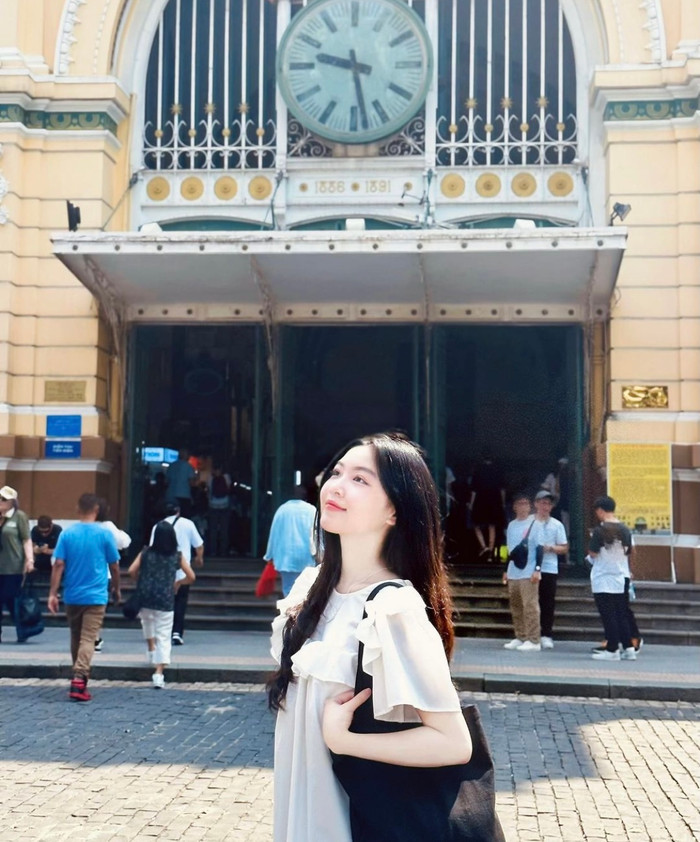  Ái nữ nhà Quyền Linh khoe ảnh dạo phố cuối tuần, góc nghiêng chuẩn mỹ nhân là đây Ảnh 1