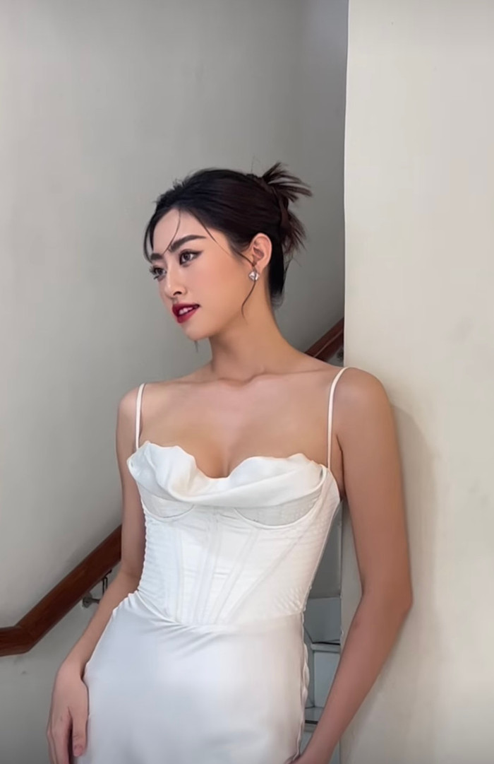  Tiểu Vy, Lương Thuỳ Linh, Phương Nhi qua ống kính cam thường: Liệu có 'xuất thần' như ảnh tự đăng? Ảnh 5