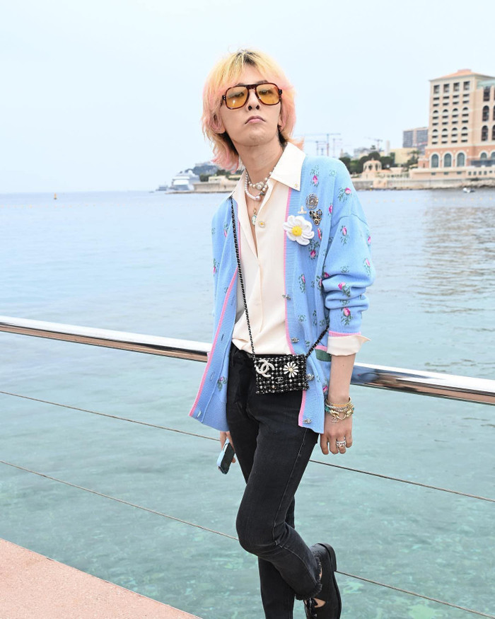  G-Dragon lộ diện mạo 'phát tướng' tại sân bay, fan không can ngăn lại đồng loạt chúc mừng Ảnh 4
