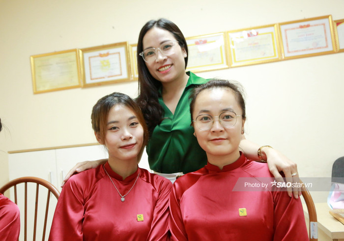  9 sinh viên 'ôm' mì tôm lương khô, mang di sản quốc gia vươn tầm thế giới: Em biết bố mẹ tự hào Ảnh 6