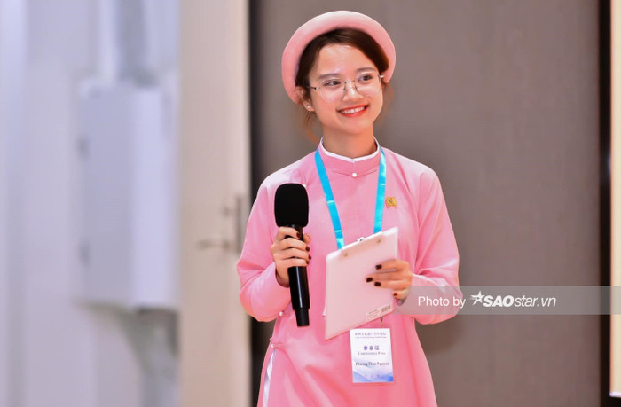  9 sinh viên 'ôm' mì tôm lương khô, mang di sản quốc gia vươn tầm thế giới: Em biết bố mẹ tự hào Ảnh 9