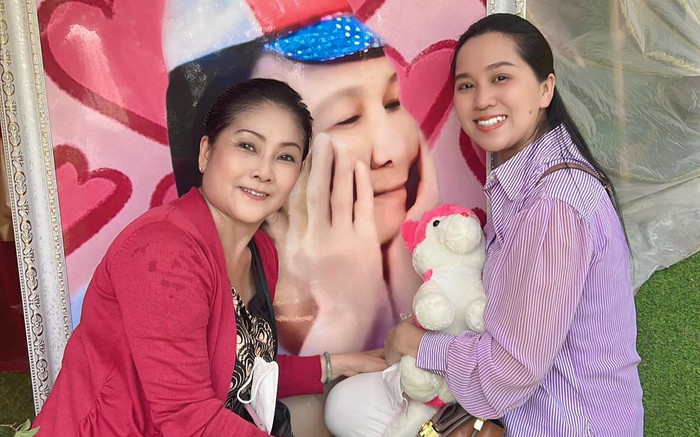 Khoe khoảnh khắc bên di ảnh cố NSƯT Vũ Linh, cháu gái nói một câu khiến dân mạng xúc động Ảnh 2