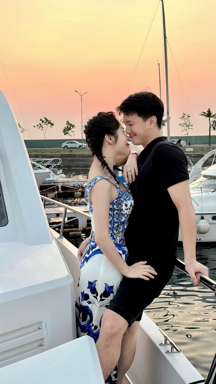 Bạch Lan Phương tiết lộ cô có nhiều thay đổi khi yêu Huỳnh Anh. 