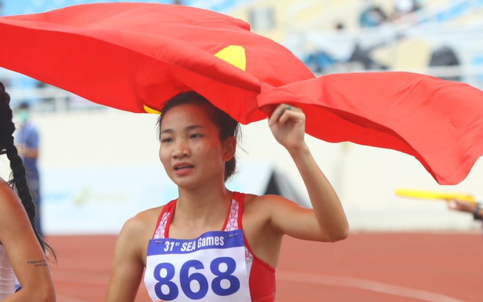 Nguyễn Thị Oanh - 'Cô gái thép' khiến cả ĐNÁ thán phục và 11 tấm HCV như cổ tích Ảnh 2