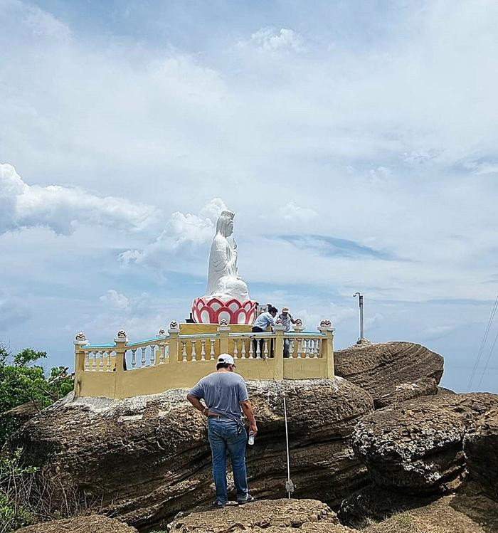  Diễn biến mới vụ nam du khách chết bí ẩn dưới chân tượng phật trên đảo Phú Quý Ảnh 1