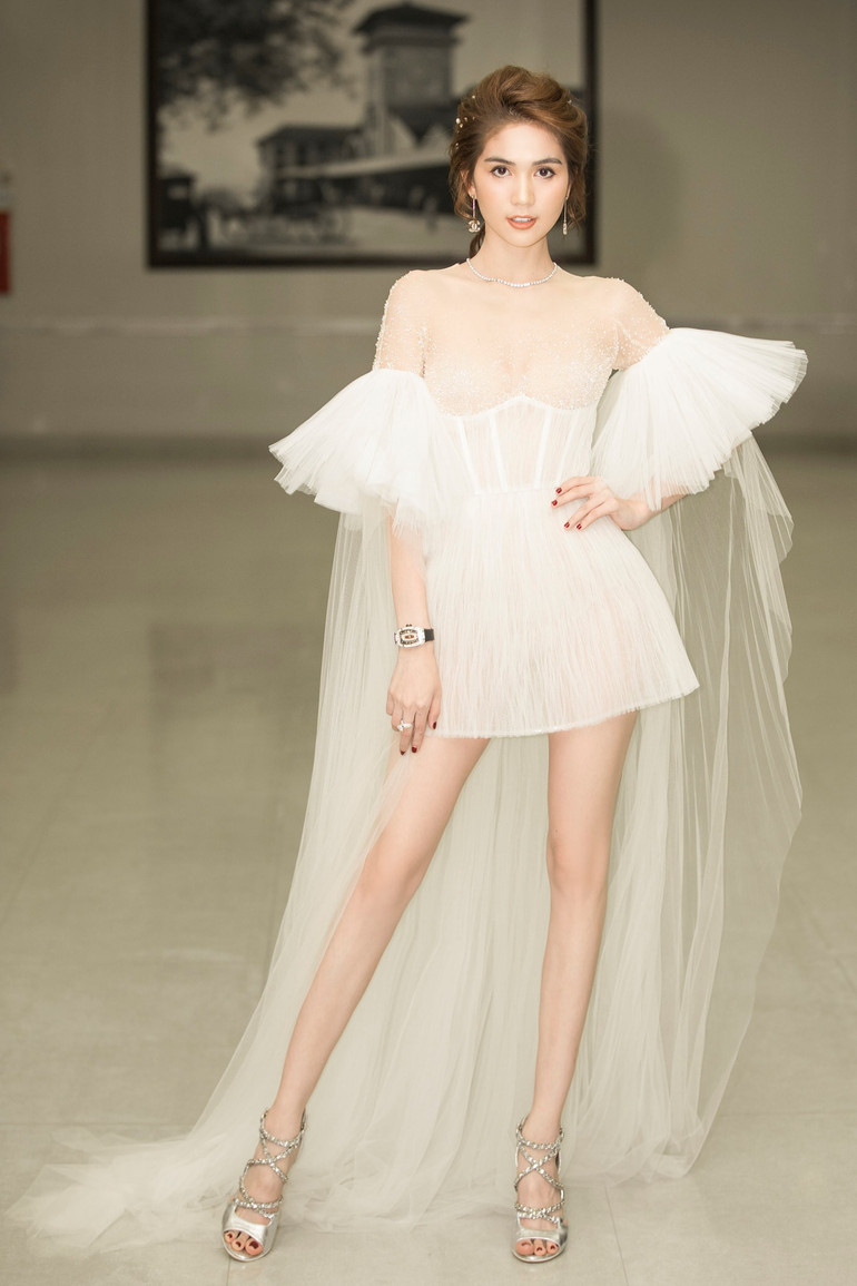 Giàu có, xinh đẹp nhưng vẫn ế, Lý Nhã Kỳ 'nôn nóng tuyển chồng' nhất trong dàn mỹ nhân Việt Ảnh 4