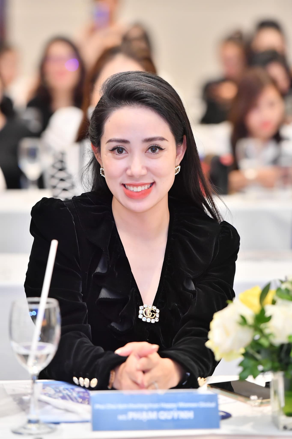 Nữ doanh nhân Phạm Quỳnh xuất hiện cùng Hoa Hậu Hương Giang Ảnh 5