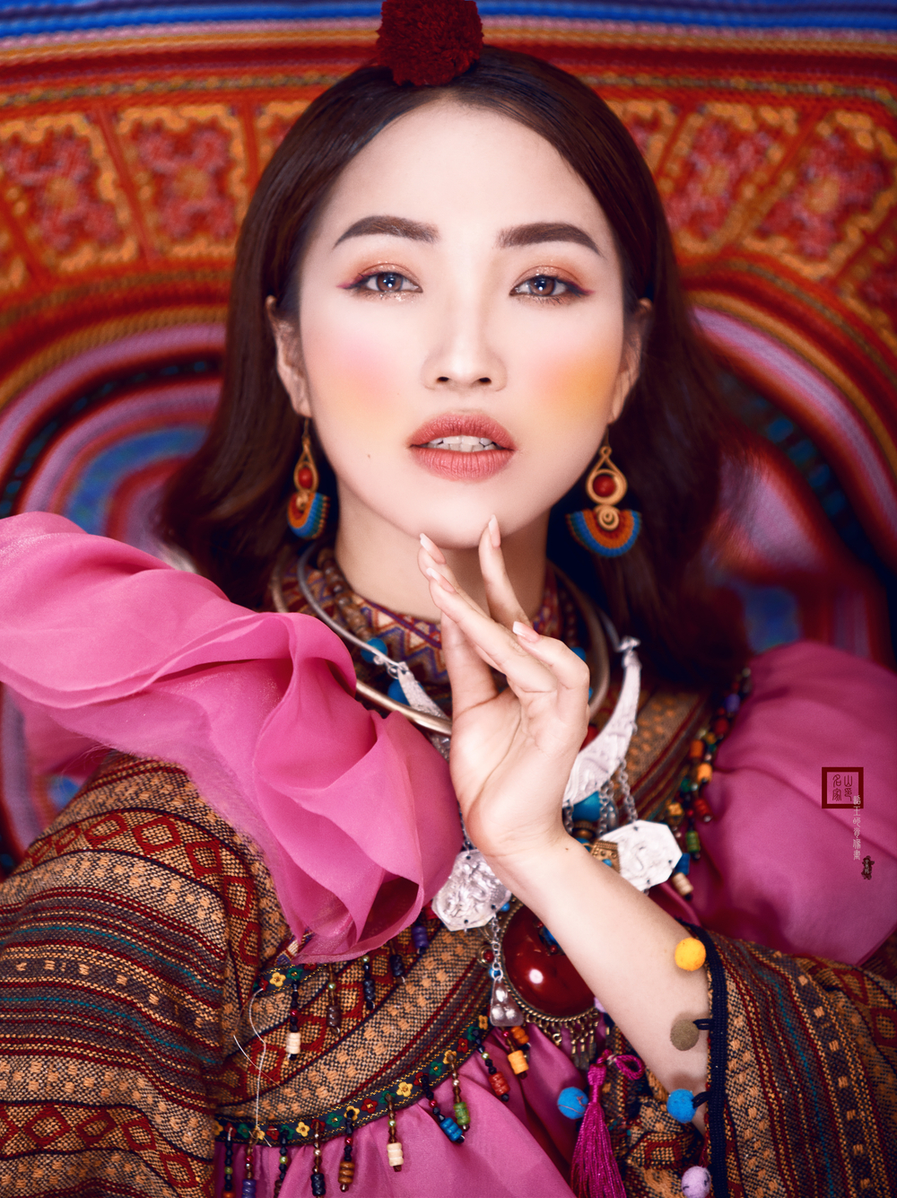 CEO Nguyễn Duyên: Thần thái trong trang phục đậm nét Á Đông Ảnh 1