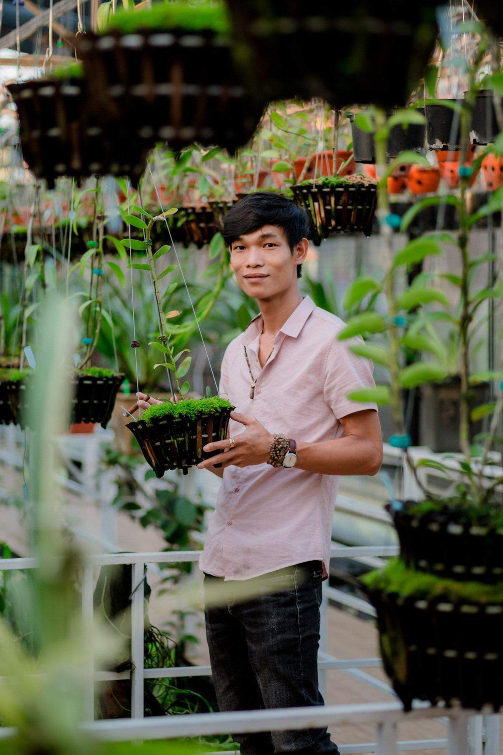 Đi từ nghèo khó, 9X Hạc Hoàng Huy thành công từ trồng hoa lan Ảnh 3