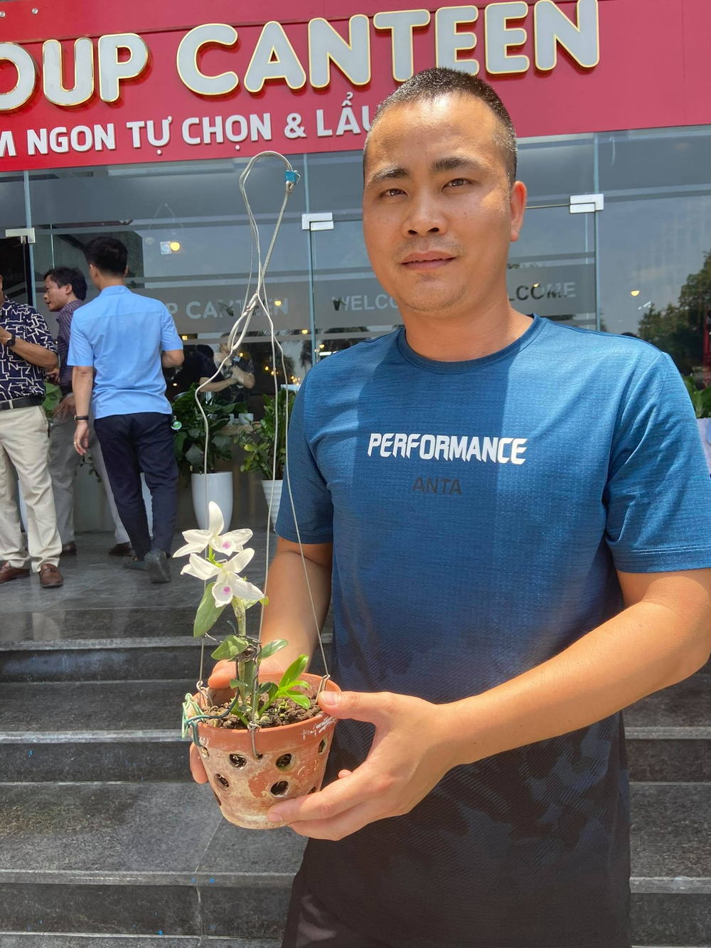 Ông chủ vườn lan Huỳnh Long và mối cơ duyên đặc biệt với hoa lan Ảnh 6