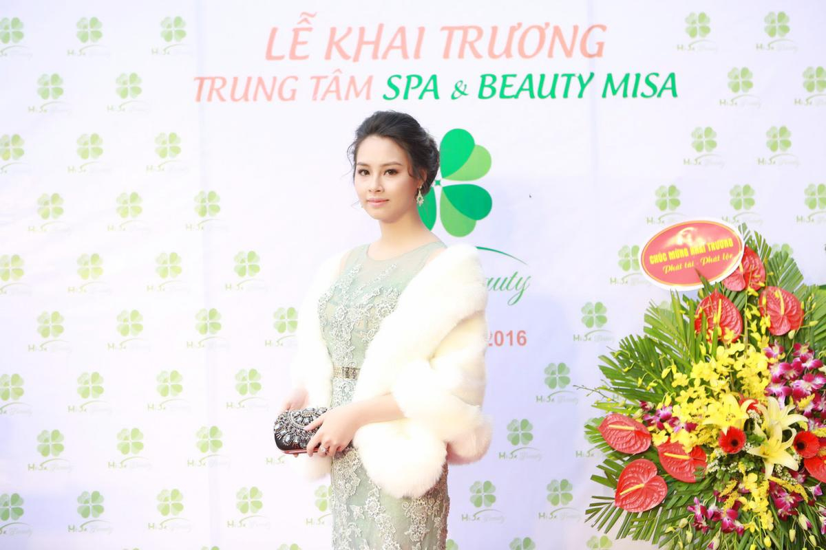 Hoa hậu biển 2016 Thùy Trang rạng rỡ “đọ sắc” cùng dàn sao nữ tại sự kiện Ảnh 7