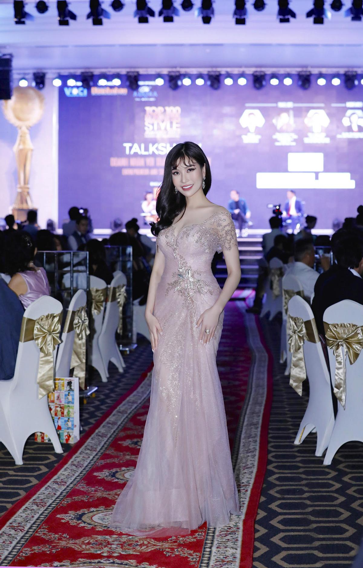 Hoa hậu Doanh nhân Lam Cúc rạng rỡ tham dự sự kiện 'Top 100 Business Style Award 2017' Ảnh 7