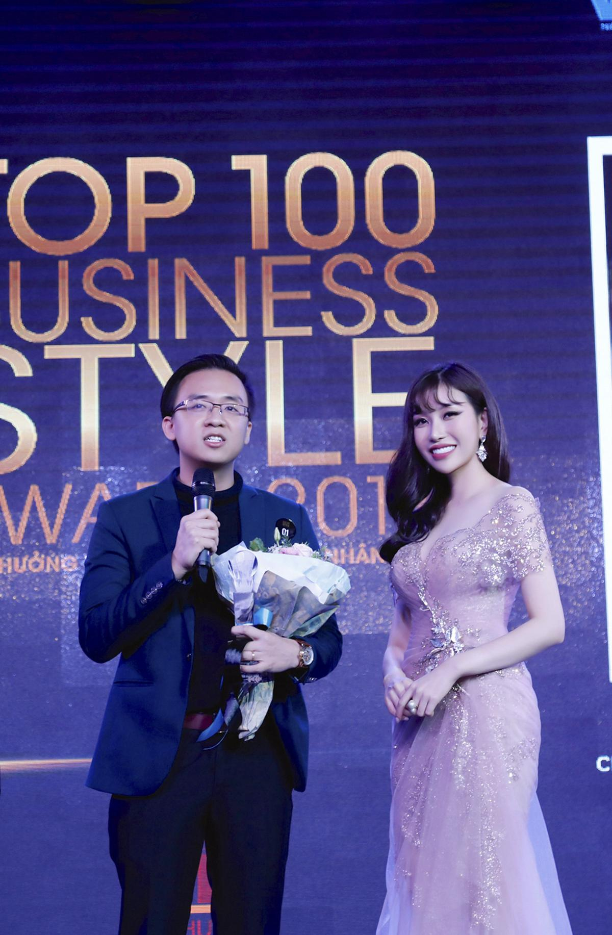 Hoa hậu Doanh nhân Lam Cúc rạng rỡ tham dự sự kiện 'Top 100 Business Style Award 2017' Ảnh 10