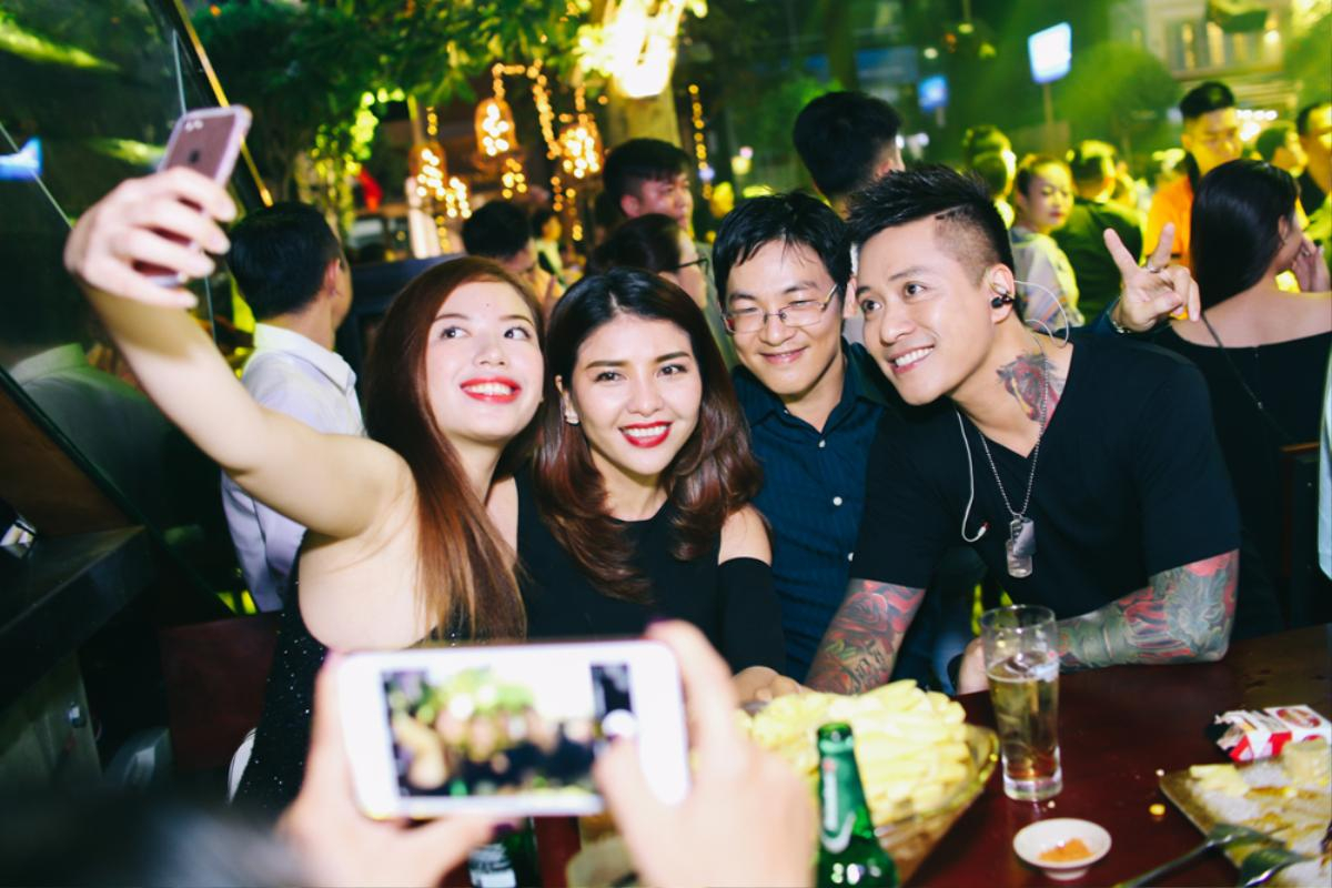 Tuấn Hưng và Nimbia 'đốt cháy' sân khấu khổng lồ của POC POC Beer Garden Ảnh 3