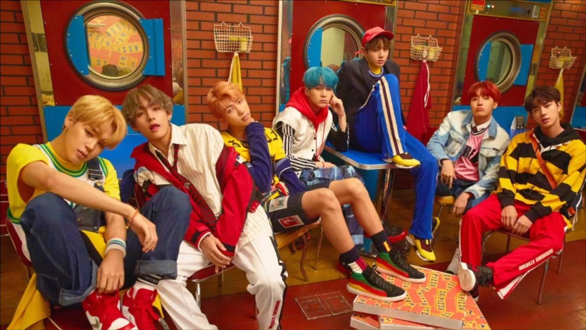 BTS 'quậy tưng', không ngại làm mặt xấu trong showcase trở lại với 'bom tấn' DNA Ảnh 23