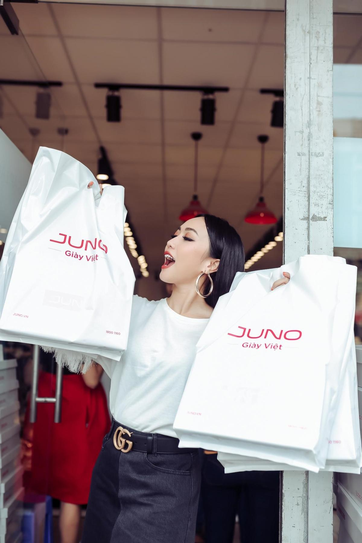 Dàn sao Việt 'rần rần' xếp hàng mua sản phẩm JUNO Ảnh 10