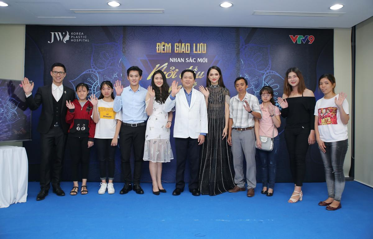 Hoa hậu Hương Giang: 'Thay đổi để thấy đời đẹp và ý nghĩa hơn' Ảnh 7