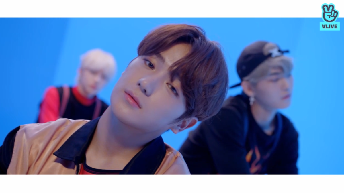 Khi The Boyz lần đầu tiết lộ rằng vô cùng sợ chó nhưng lại ‘mạnh tay’ nuôi thêm 2 em cún con Ảnh 19