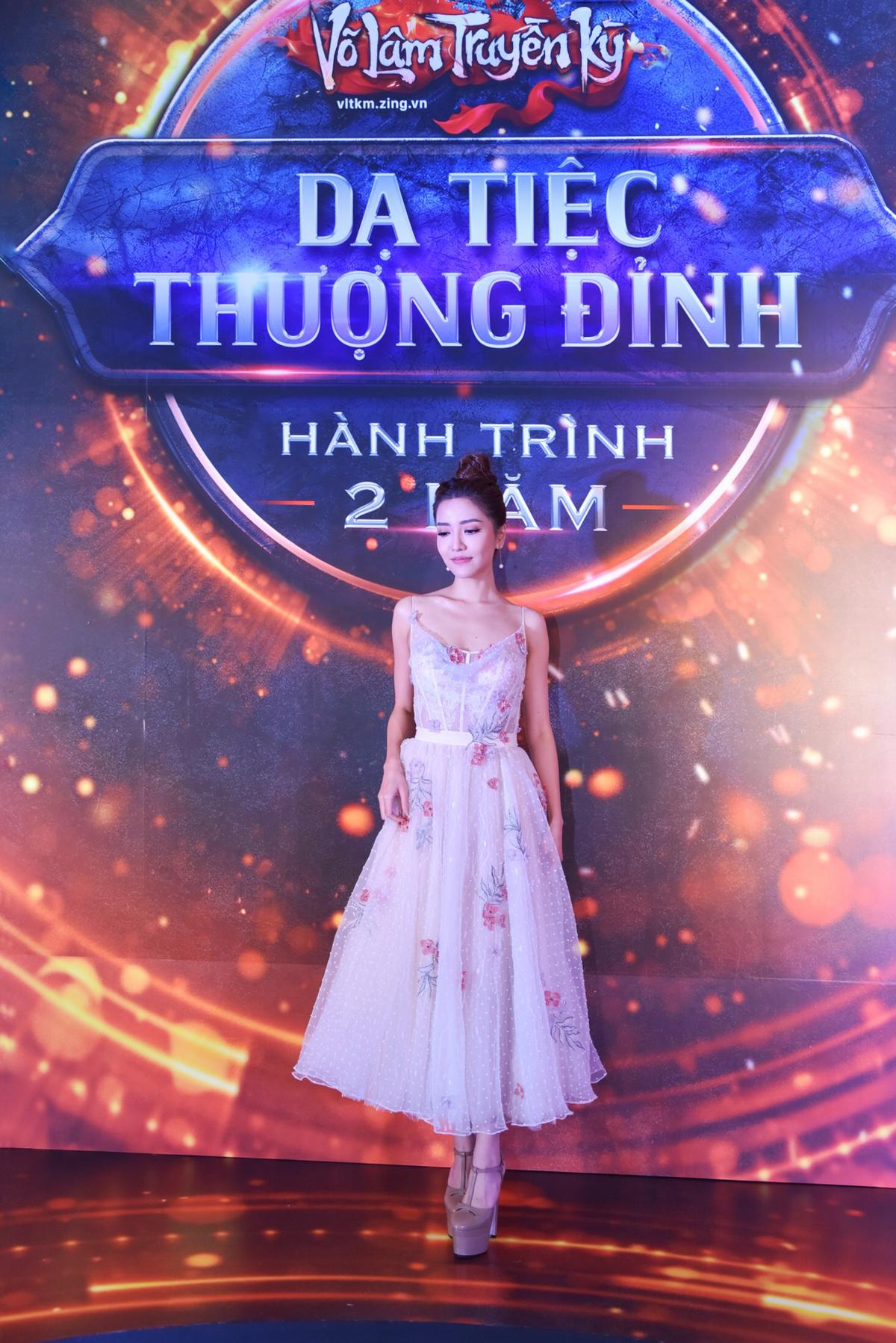 Hot: Bích Phương cũng có lúc đi ‘thi’ người đẹp với style công chúa mỏng manh Ảnh 1