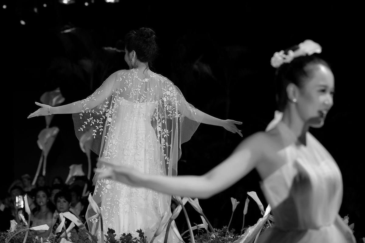 'Cô nàng thời tiết' - MC Mai Ngọc tỏa nắng rạng rỡ khi làm đại sứ thương hiệu Calla Bridal Ảnh 6