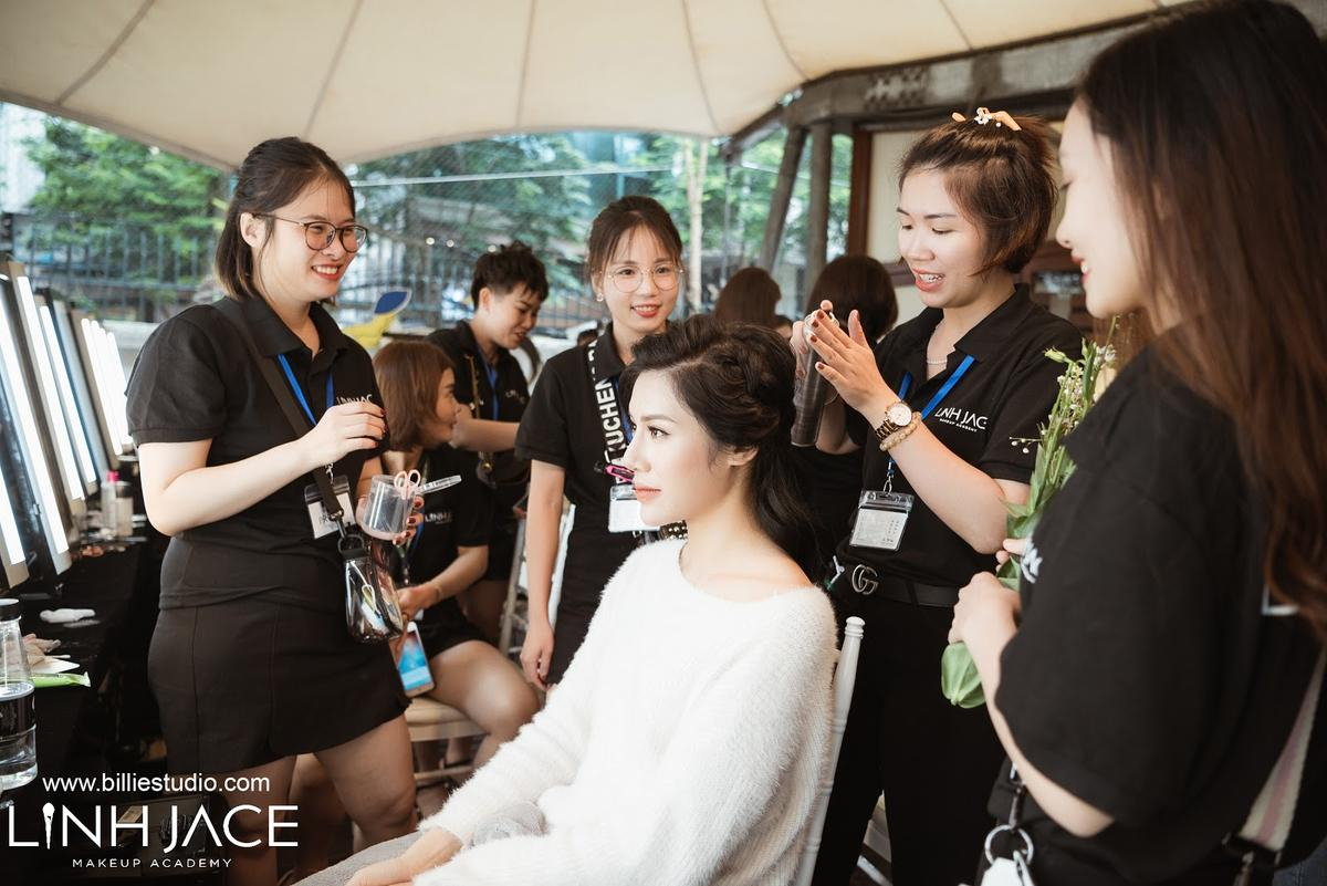 Makeup Artist Linh Jace - Người điểm tô cho những  'đóa Calla' rực rỡ Ảnh 8