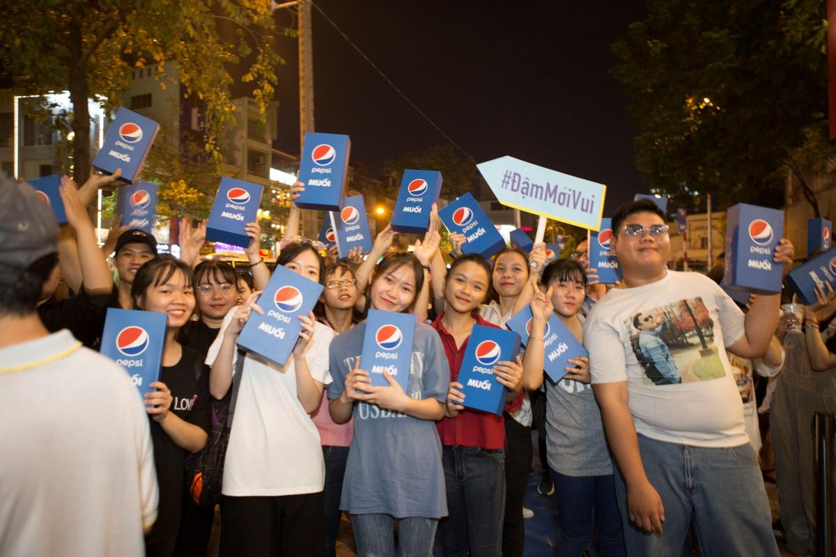 Thật bất ngờ: Pepsi muối ra mắt hoành tráng khiến người hâm mộ ví như 'Iphone' của làng nước giải khát Ảnh 8