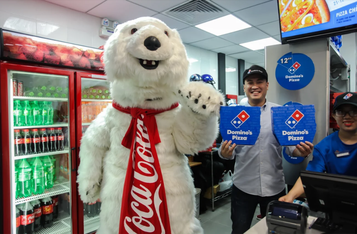 Phillip Nguyễn: Vị khách đặc biệt chào đón thành viên thứ 37 trong gia đình Domino’s Pizza Ảnh 2