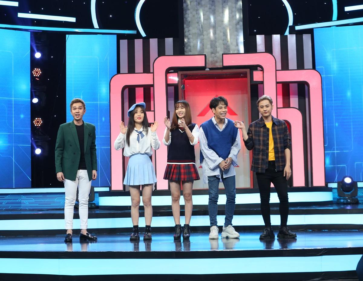 Tuấn Trần bị chỉ trích vì diện sai phụ kiện khi đi chơi gameshow Ảnh 2