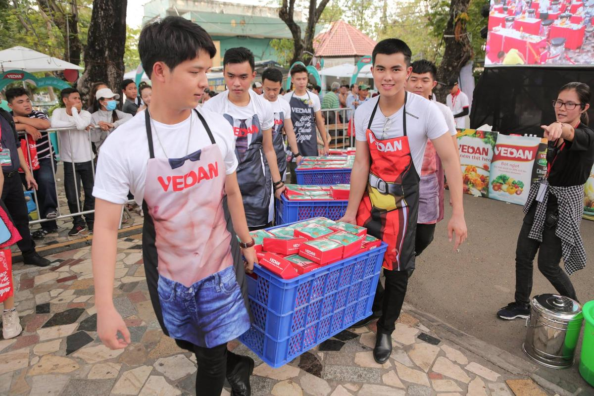 Bùng cháy trong đêm nhạc sôi động cùng Issac, Hạnh Sino tại sự kiện ẩm thực Ảnh 3