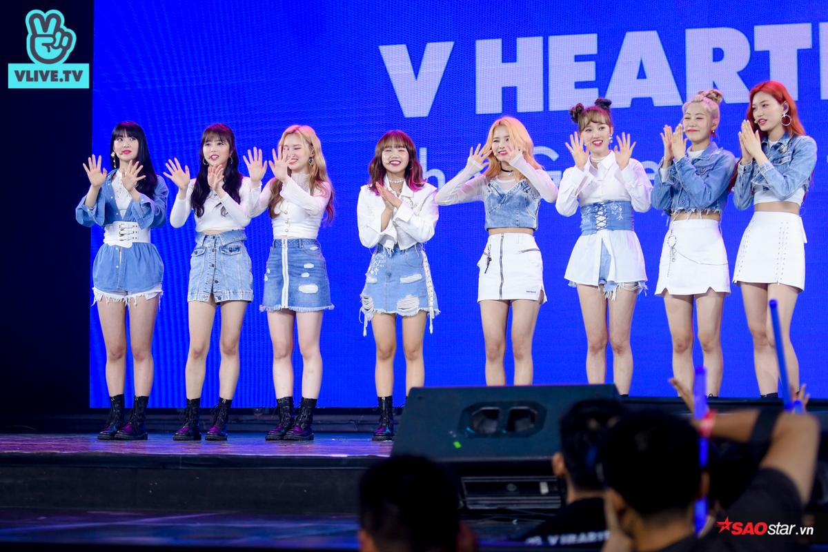 V Heartbeat tháng 4/2019: Quán quân The Voice Trần Ngọc Ánh 'hừng hực' hit mới, Red Velvet gặp sự cố vẫn đáng yêu không ngờ Ảnh 18