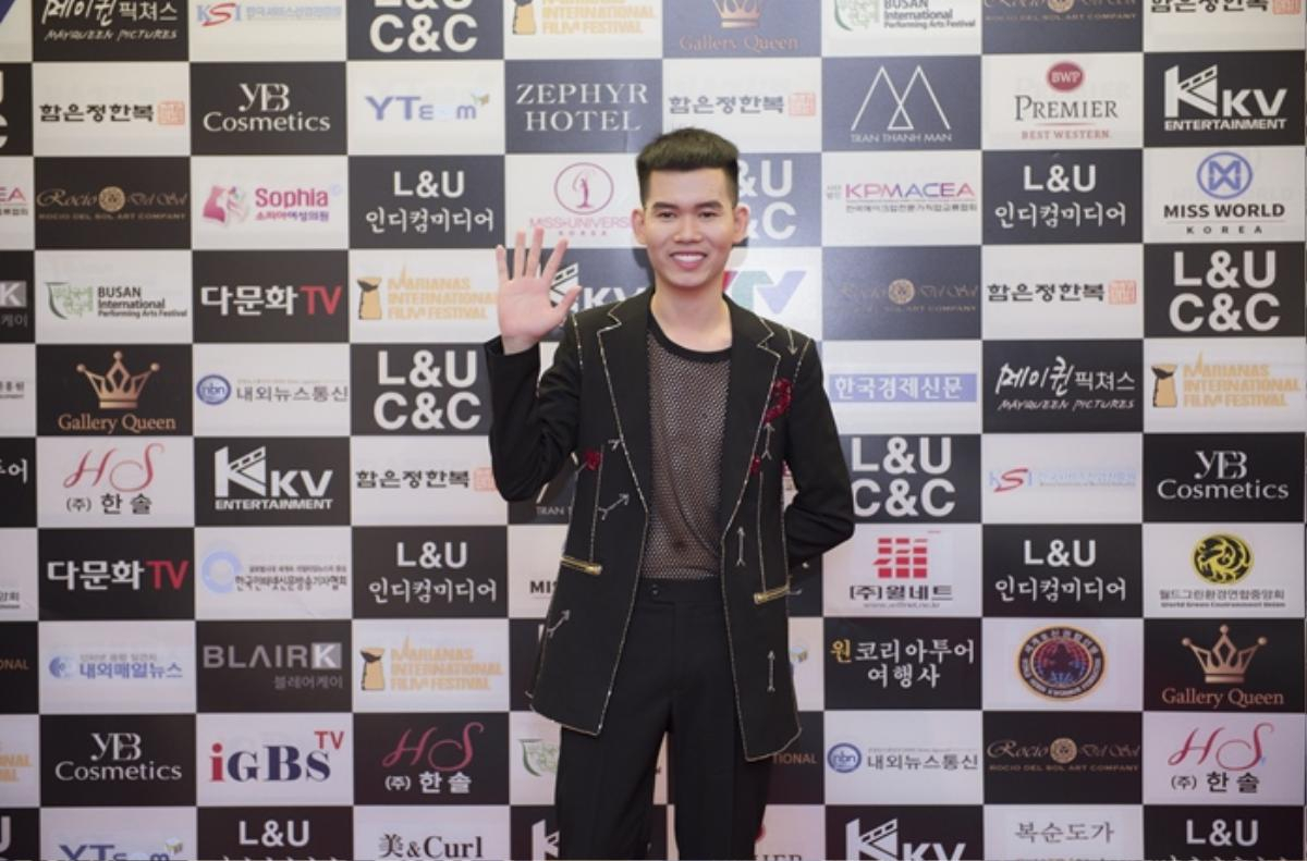 Nam Kelbin vinh dự đoạt giải Cống hiến tại Korea-Vietnam Fashion Festival Awards 2019 Ảnh 1