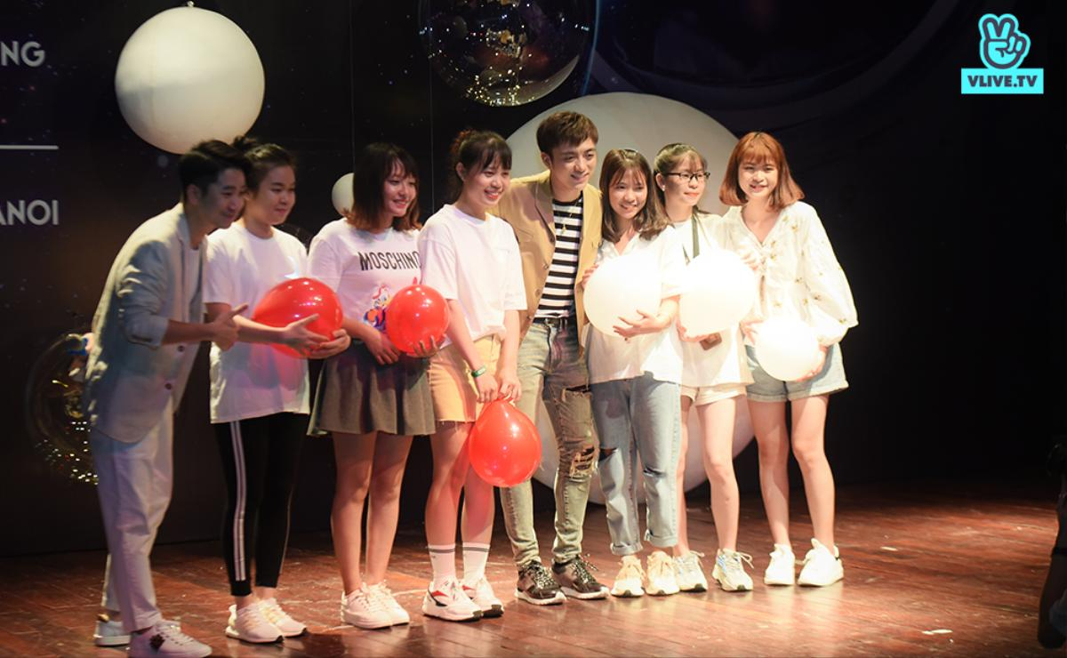 Soobin Hoàng Sơn tiết lộ suýt bị… lạc khi đi chơi trung thu trong buổi fan meeting tại Hà Nội Ảnh 10