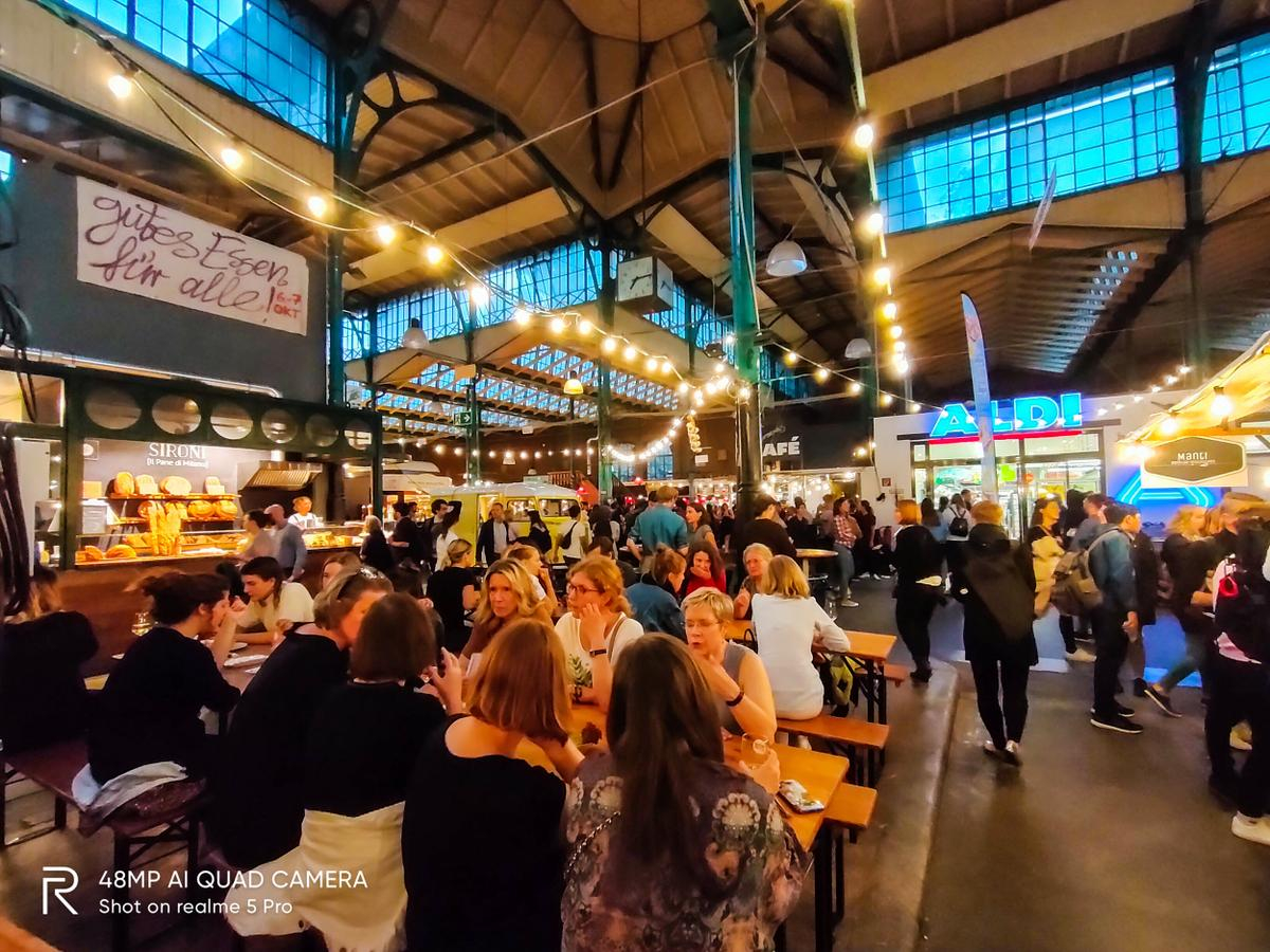 Một vòng trải nghiệm Markthalle Neun, thánh địa street food của 'Vương Quốc Bia' Ảnh 9